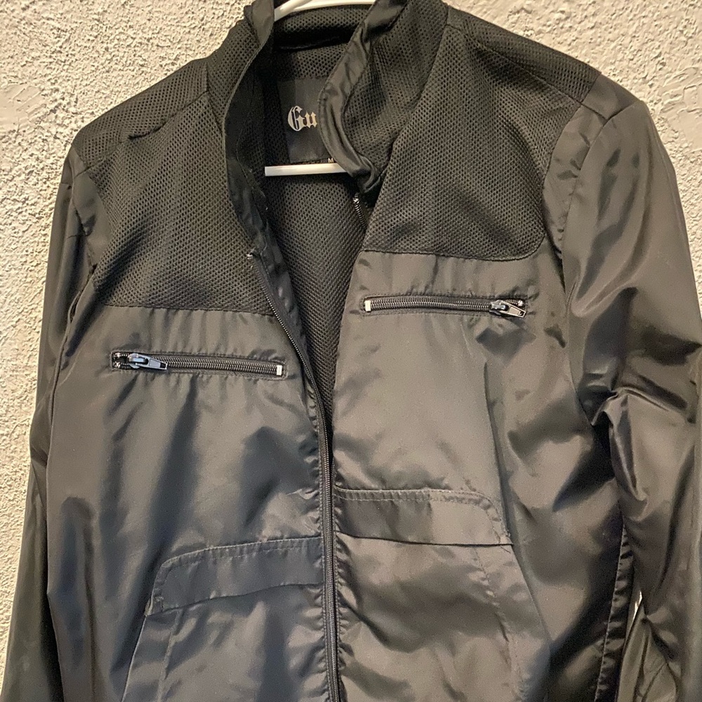 Guess Jacket. Size: M. Lightweight